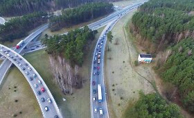 &bdquo;Butelio kaklelis&ldquo; Vilniaus vakariniame aplinkkelyje ties posūkiu į Gariūnus