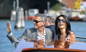 George&lsquo;as Clooney ir Amal Alamuddin atvyko į Venecija, kur tuoksis
