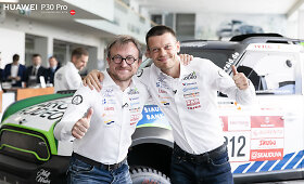 Vaidotas Žala ir Saulius Jurgelėnas pristatė savo naująjį Dakaro automobilį