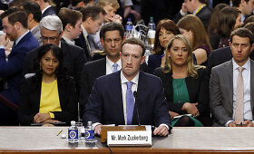 &bdquo;Facebook&ldquo; vadovas Markas Zuckerbergas atsakė į klausimus JAV Senate