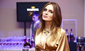 Labdaros vakaro svečiai &scaron;oko ant &bdquo;Kempinski Hotel Cathedral Square&ldquo; parketo