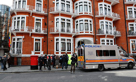 Londone suimtas Julianas Assange'as
