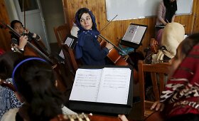 At&scaron;aukus Talibano draudimą groti instrumentais, Afganistane atgyja orkestrai 