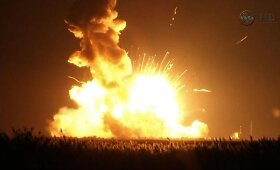 Krovinį į kosmosą gabenusi NASA raketa sprogo pakilimo metu