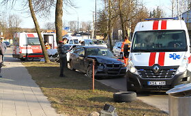 Panevėžyje &ndash; BMW ir &bdquo;Mercedes&ldquo; susidūrimas