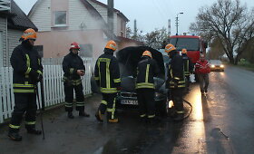 Panevėžyje degė &bdquo;Rover&ldquo;