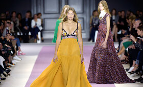 &bdquo;Giambattista Valli&ldquo; 2016 m. pavasario-vasaros kolekcija