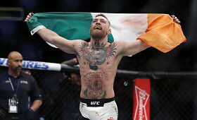 Istorinė kova: Conoras McGregoras nugalėjo Eddie Alvarezą
