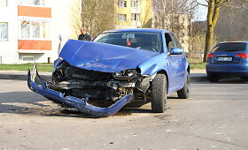 Panevėžyje susidūrė du &bdquo;Volkswagen Golf&ldquo;