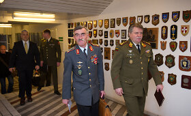 Į Lietuvą atvyko NATO Jungtinės pajėgų vadavietės vadas generolas Hansas Lotharas Domrose