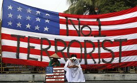 Filipinų sostinėje &scaron;imtai žmonių protestavo prie JAV ambasados 