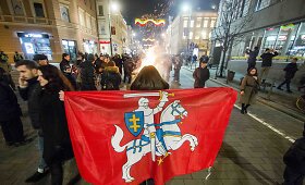 Sostinėje uždegta 16 simbolinių laužų 