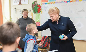 Lietuvos prezidentė Dalia Grybauskaitė apsilankė &Scaron;vėk&scaron;nos specialiojo ugdymo centre