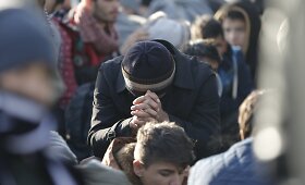 &Scaron;imtai migrantų įstrigo Graikijoje dėl Makedonijos teritorijoje pastatytos sienos