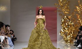 Paryžiaus auk&scaron;tosios mados savaitė: &bdquo;Guo Pei&ldquo; 2016 m. pavasario-vasaros auk&scaron;tosios mados kolekcija
