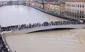 Italijoje stiprios liūtys sukėlė potvynius, kilo žemės nuo&scaron;liaužų pavojus