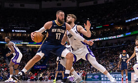 Jonas Valančiūnas susitiko prie&scaron; Domantą Sabonį NBA pirmenybėse