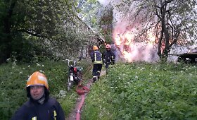 Tauragės rajone liepsnojo sodyba