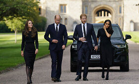 Sasekso hercogai princas Harry su Meghan Markle ir Velso princas Williamas su Velso princese Catherine apsilankė Vindzore