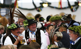 Vokietijoje prasidėjo alaus &scaron;ventė &bdquo;Oktoberfest&ldquo; 
