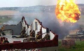 Baltarusijos muziejuje &ndash; tankų mū&scaron;ių inscenizacijos ir asmenukės su Stalinu 