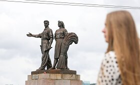 Žaliojo tilto skulptūrų nukėlimas virsta trileriu: baiminamasi provokacijų