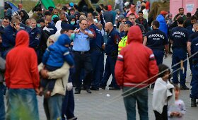 Vengrijos policija tramdė migrantus a&scaron;arinėmis dujomis