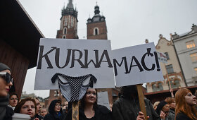 Tūkstančių moterų protestas Lenkijoje