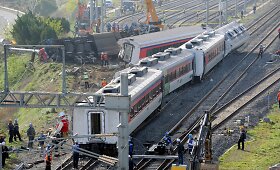 Keleivinio traukinio avarija Pietų Korėjoje