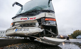 Vilniuje susidūrė autobusas ir automobilis
