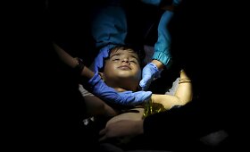 Prie Graikijos nuskendus keliems migrantų laivams žuvo mažiausiai septyni vaikai