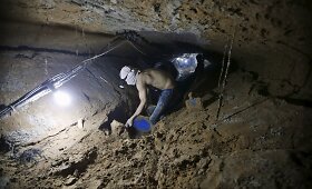 Kontrabandą i&scaron; Egipto palestiniečiai gabena įrengta tunelių sistema