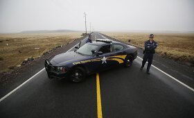 Policija &scaron;turmavo užimtą gamtos draustinio administraciją oregono valstijoje