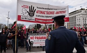 Graikiją paralyžiavo visuotinis streikas dėl reformų