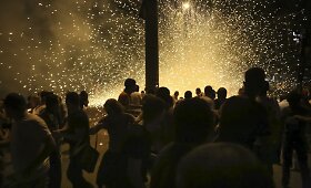 Jerevane tęsiantis įkaitų krizei protestuotojai susirėmė su policija