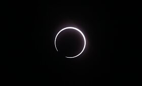 Afrikoje astronomai ir mėgėjai gėrėjosi žiediniu saulės užtemimu