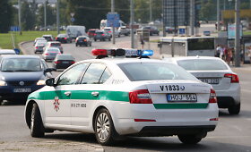 Vilniuje automobilis parblo&scaron;kė motorolerio vairuotoją