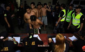 Filipinų policijai ypač trūkstant pinigų, pareigūnams tenka patiems pirkti net &scaron;ovinius 