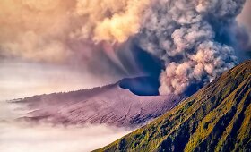 Kvapą gniaužianti fotografo kelionė arkliais prie i&scaron;siveržusio Bromo ugnikalnio