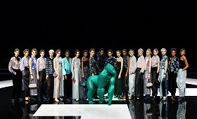 Milano mados savaitė: &bdquo;Giorgio Armani&ldquo; 2021&ndash;2022 m. rudens ir žiemos kolekcijos modeliai