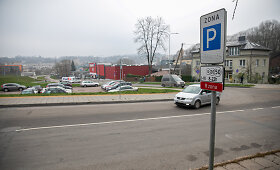 Kelio ženklas &bdquo;Stovėjimo zona&ldquo; Zarasų gatvėje 5A, Vilniuje