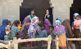 Angelina Jolie aplankė be namų likusius Pakistano gyventojus