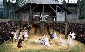 &bdquo;Chanel&ldquo; 2010 metų ir Juozo Statkevičiaus 2017 metų madų pristatymas