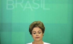 Dilmos Rousseff spaudos konferencija po apkaltos procedūros iniciavimo 