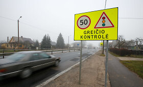Karmėlavoje įrengtas greitį matuojantis &scaron;viesoforas