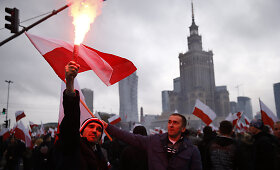 Var&scaron;uvos gatvėmis žygiuoja nacionalistai