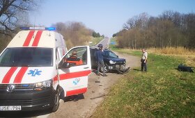 Tauragės rajone &bdquo;Audi&ldquo; lenkimo metu susidūrė su &bdquo;Hyundai&ldquo;
