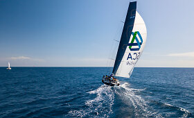 &bdquo;Ambersail 2&ldquo; startavo Antigvos regatoje: pirmoji lenktynių diena