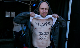 Prie Seimo &ndash; taikus koncertas &bdquo;Laisvė rokenrolui&ldquo;