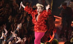 &bdquo;iHeartRadio&ldquo; muzikos apdovanojimai Los Andžele